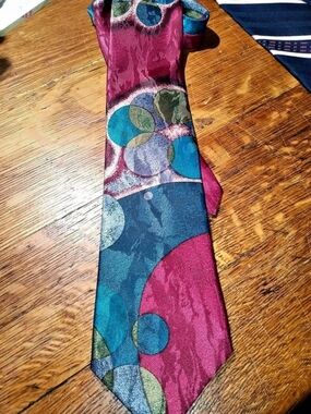 Buckingham Geometric Tie in Blue & Pink